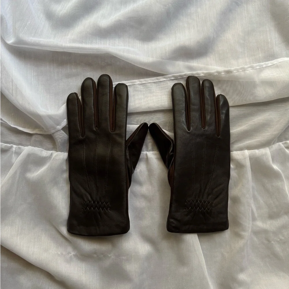 Isotoner Women's Touchscreen Microsuede Leather Gloves